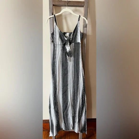 Elan Cutout Tie Front Maxi Cover-Up Sundress In Black/white Kenya Size
Medium - Picture 4 of 7